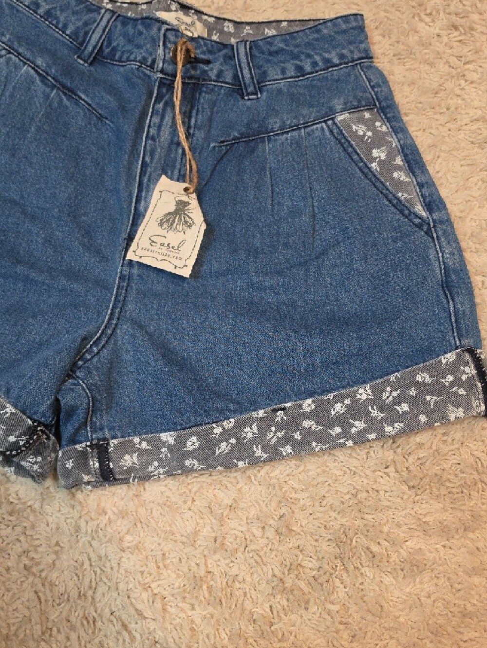 076p easel Blue Denim High-Waist Shorts with Floral Accent - Picture 6 of 10